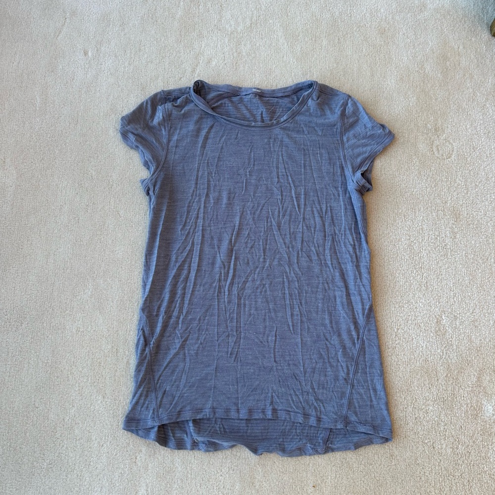 Lululemon workout short sleeve top size 6